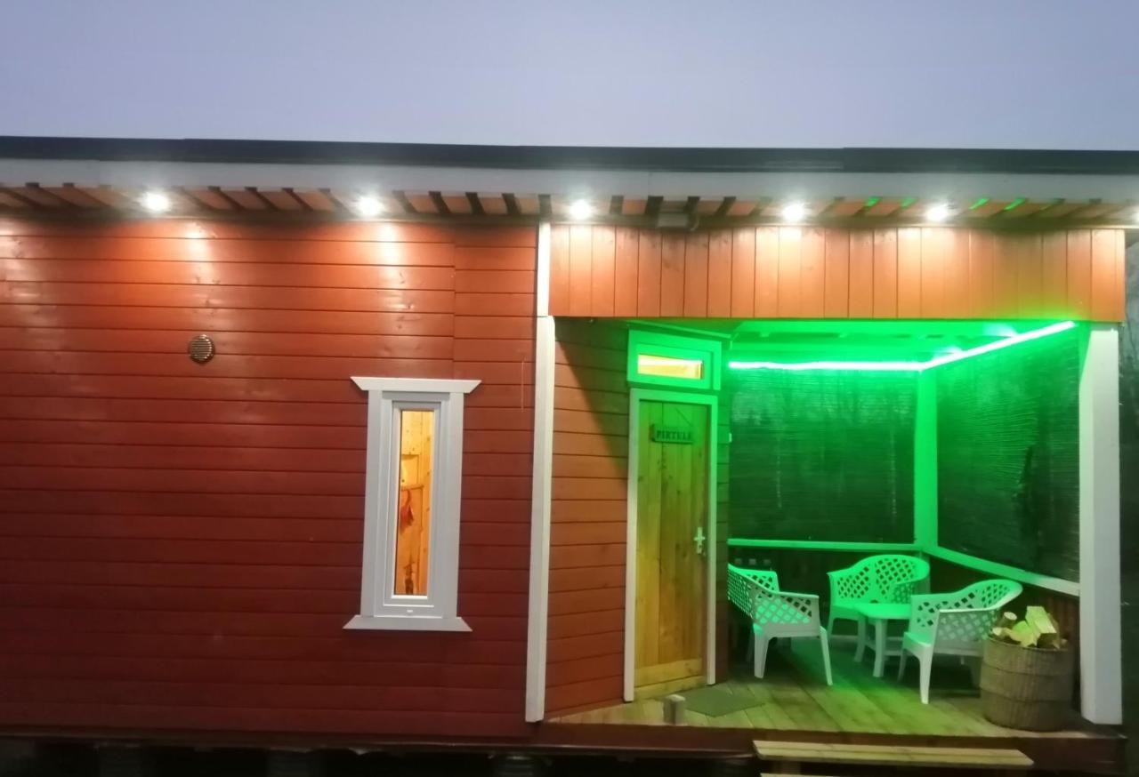 Zalioji Villa Paduyelis Exteriör bild