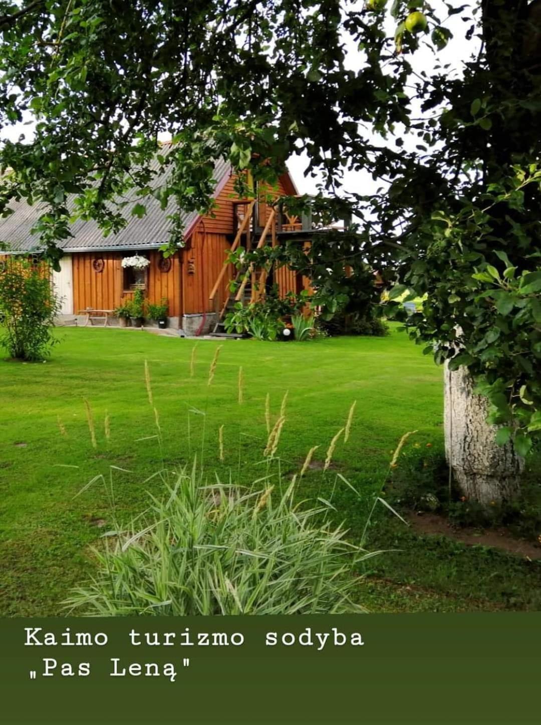 Zalioji Villa Paduyelis Rum bild